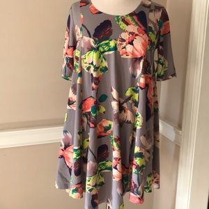 💕🍁🍂NWT Uncle Frank Floral Dress with lace up back - S